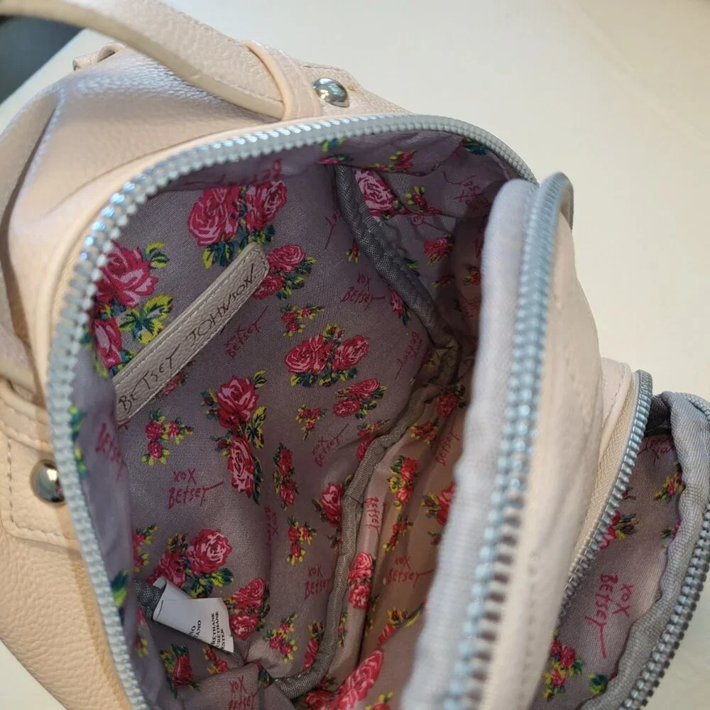 Betsey Johnson French Bulldog Backpack Mini Pug Pup Dog - Picture 3 of 16